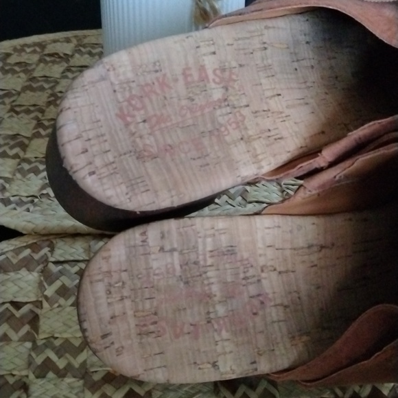 KORK EASE CLOGS - Picture 7 of 12